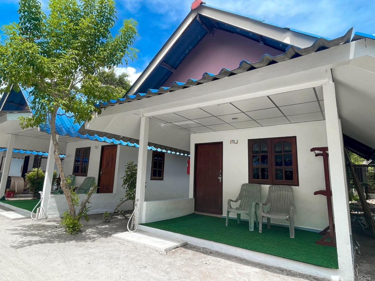 Sea To Moon Lipe Bed & Breakfast Exterior photo