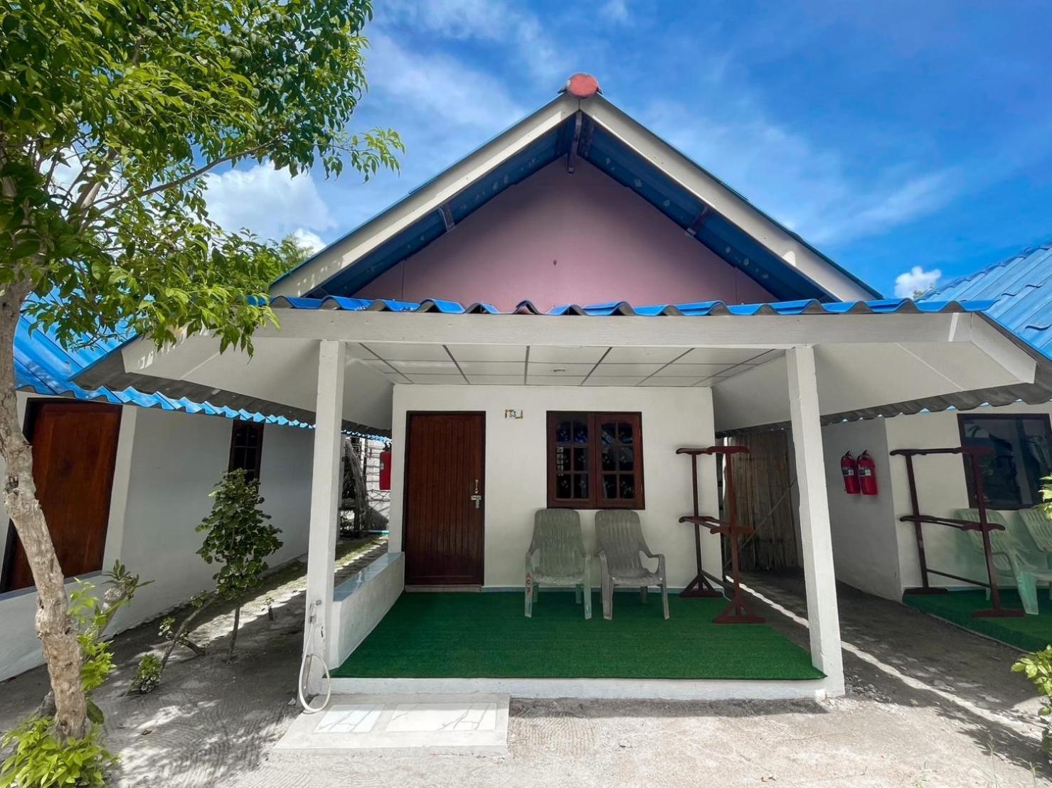 Sea To Moon Lipe Bed & Breakfast Exterior photo